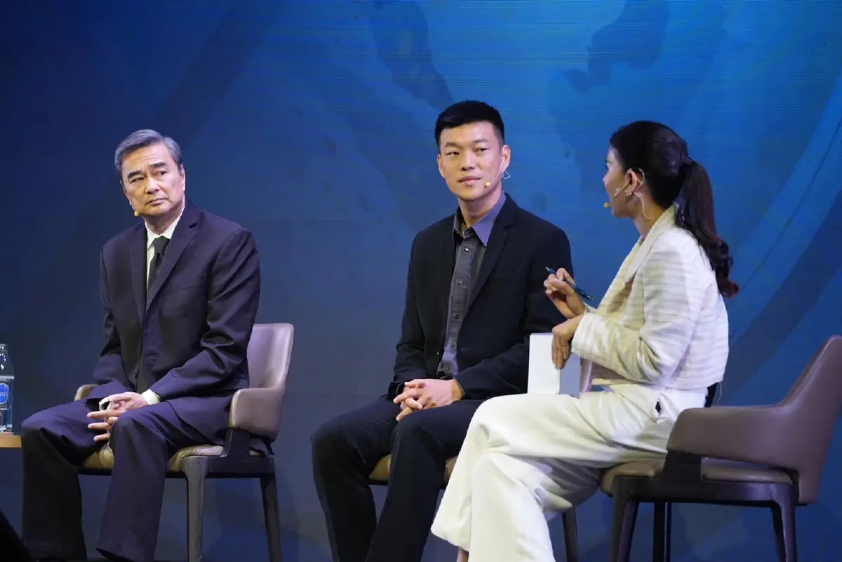 'เท้ง' ชี้ไทยรัฐพันลึก-การเมืองไร้เสถียรภาพ ชนวน ปชน.ดันแก้ รธน.