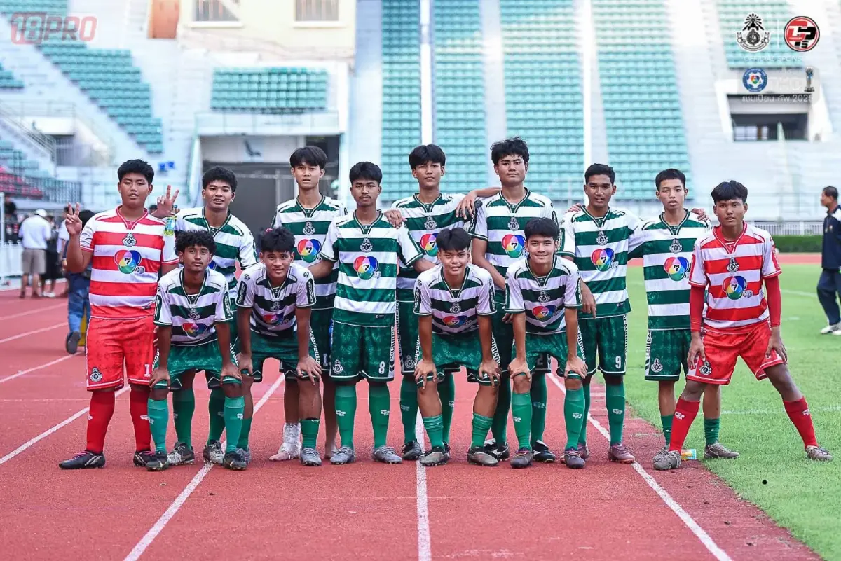 ฟอร์มดี 'หมอนทองวิทยา' สร้างตำนาน รถขนฝัน ล้มยักษ์เข้าชิงบอล 7 สี