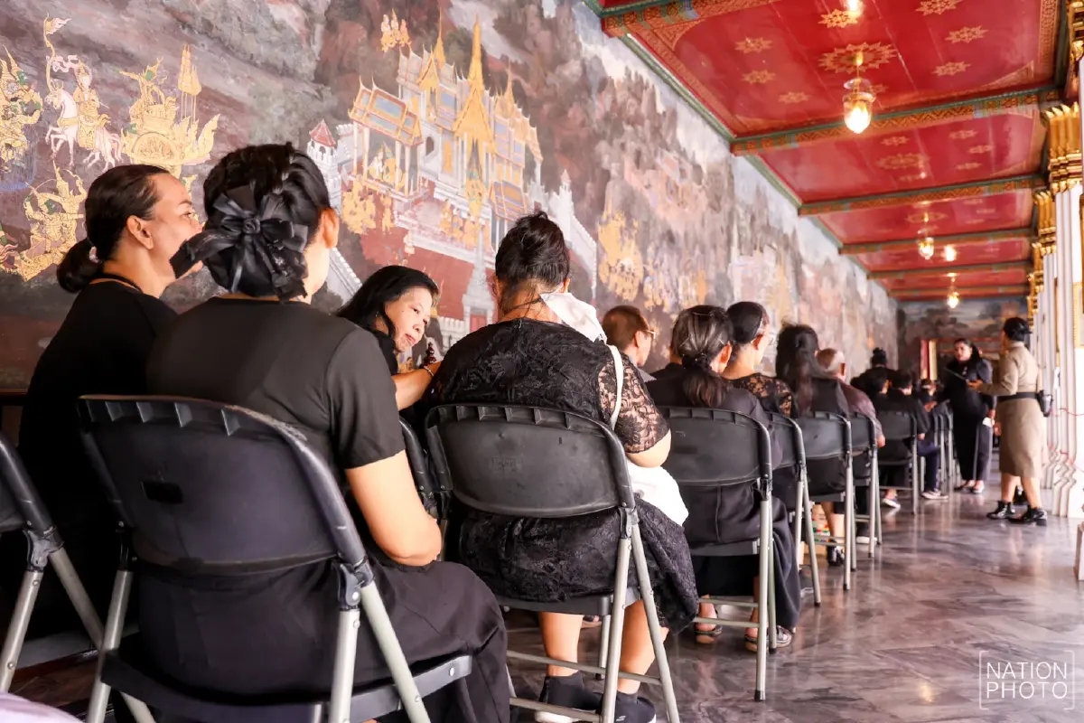 ประชาชนหลั่งไหล ถวายบังคมพระบรมศพ พระพันปีหลวง ในพระบรมมหาราชวัง