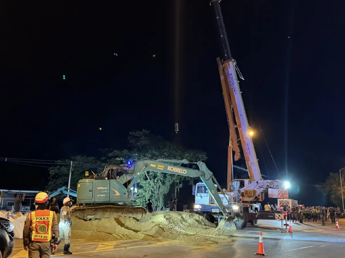 คันกั้นน้ำสิงห์บุรีขาดแล้ว! น้ำทะลัก ต.ต้นโพธิ์ เร่งสกัดมวลน้ำ