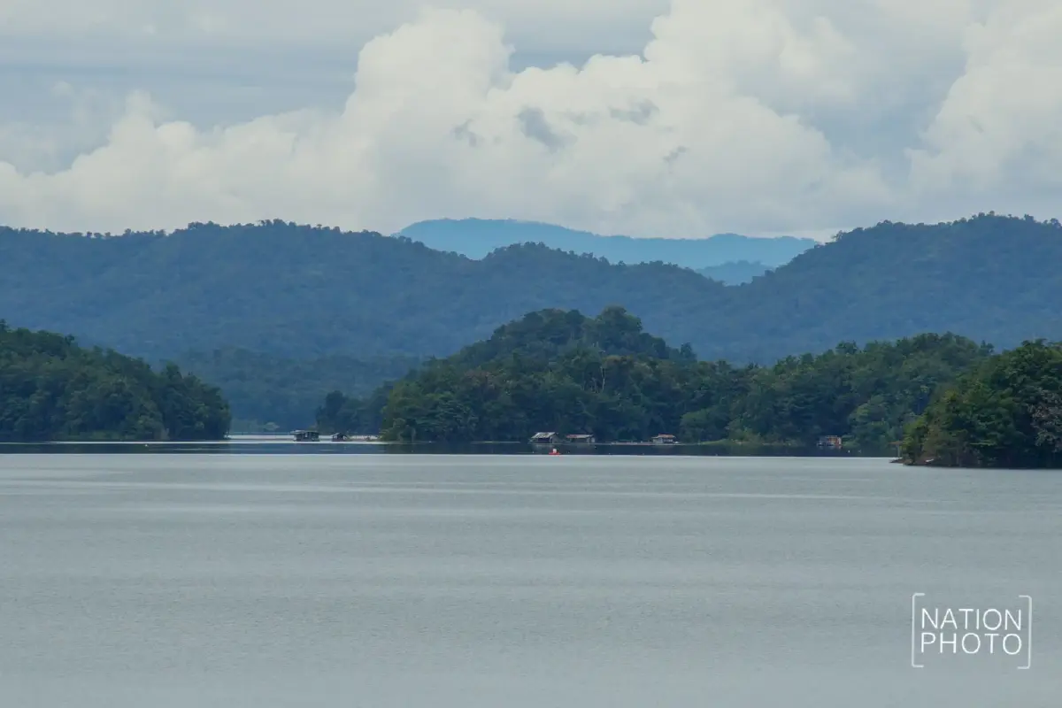 “เขื่อนสิริกิติ์” ใกล้เต็มความจุ ปริมาณน้ำ 97% ระบายน้ำเพิ่มรับมือ “คัลแมกี”