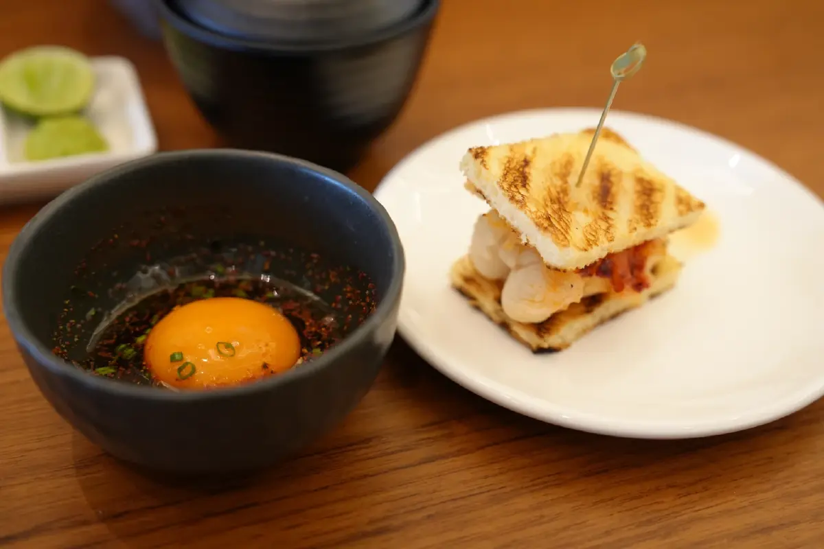 รีวิว 'KAYAKI' ร้านที่ใช้เปลวไฟเนรมิตศิลปะแห่งการย่างปลา