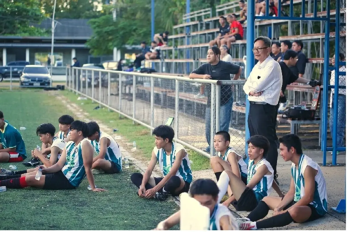 สนามฟุตบอล = ห้องเรียนชีวิต และพื้นที่แห่งโอกาสการเรียนรู้