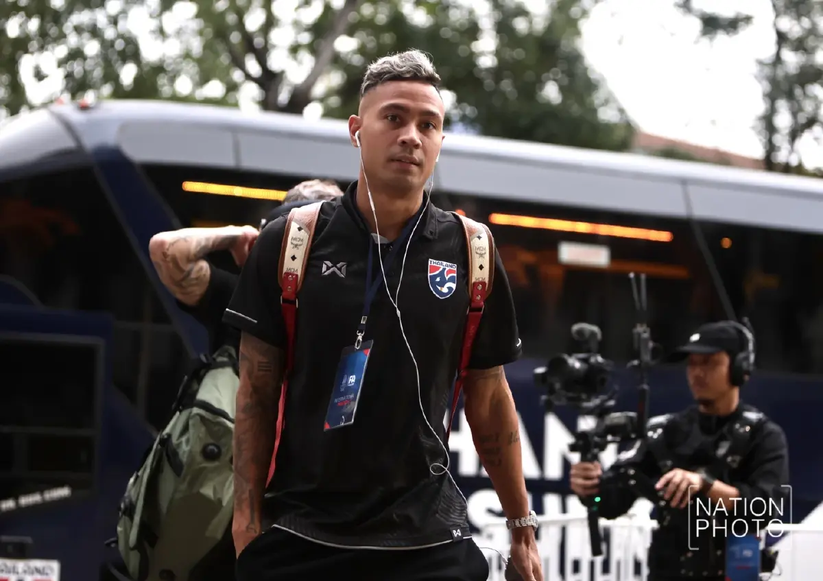 บรรยากาศก่อนศึกคัดเลือกเอเชีย แฟนบอลแห่เชียร์ ไทย พบ สิงคโปร์