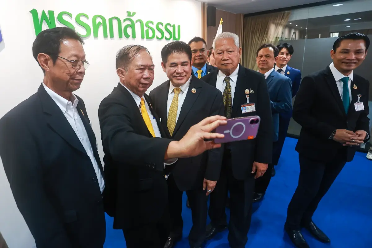 เช็กลิสต์ ‘6 พรรคเล็ก’ ลุยต่อลุ้น ‘อะไหล่การเมือง’ รัฐบาล