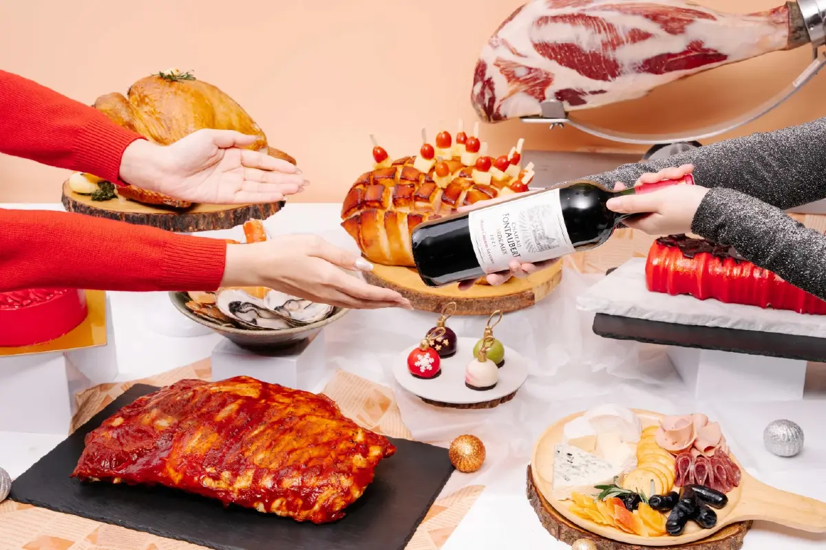 เฉลิมฉลองเทศกาลคริสต์มาสและปีใหม่อย่างมีสไตล์ที่ 'โรงแรมอวานี รัชดา กรุงเทพฯ'