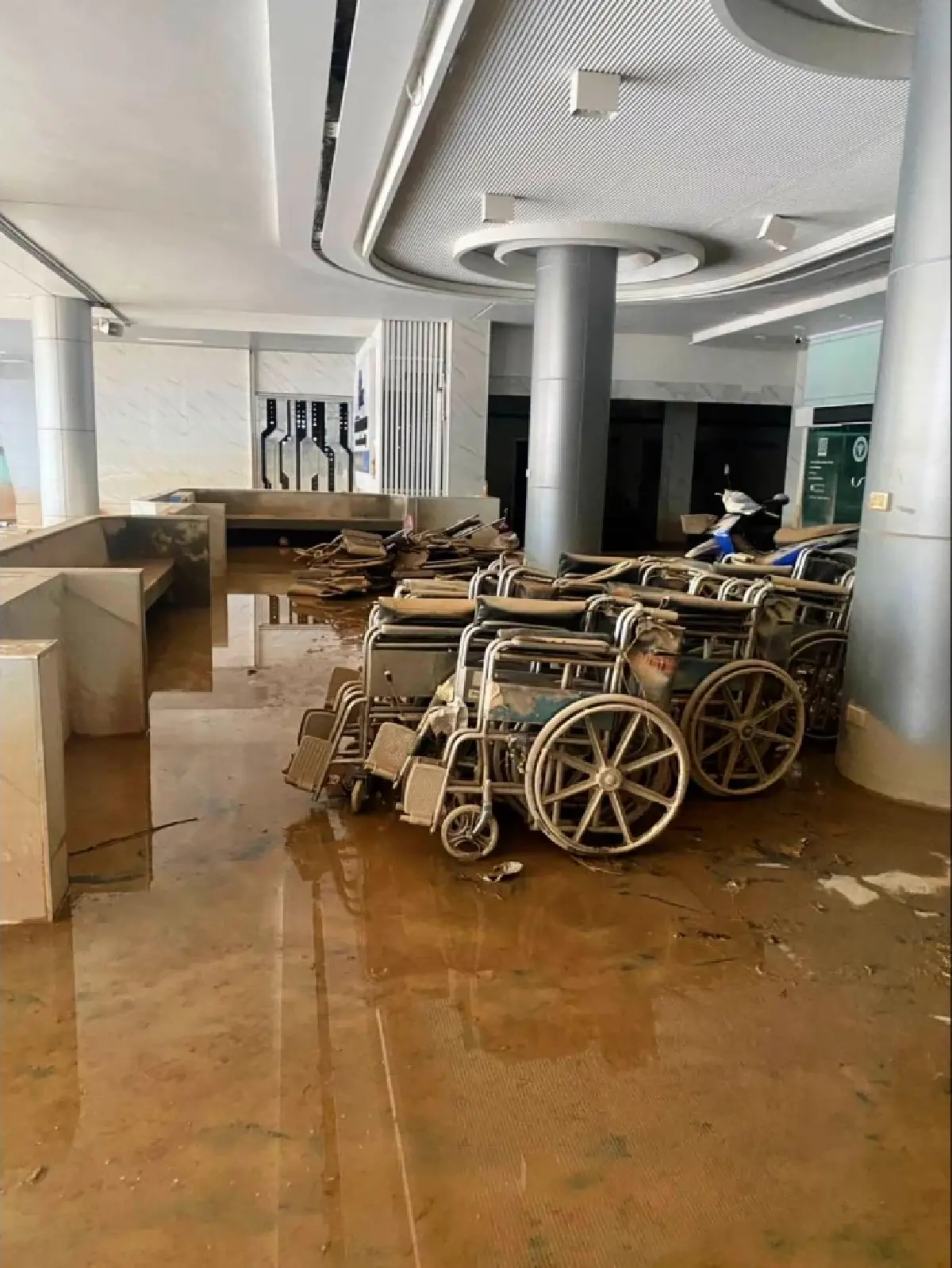 น้ำท่วมหาดใหญ่ 5 วันวิปโยค โรงพยาบาลหาดใหญ่ เสียหายพันล้านบาท