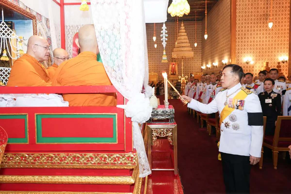 ในหลวง-พระราชินี ทรงบำเพ็ญพระราชกุศลปัณรสมวาร 15 วัน ถวายพระบรมศพ พระพันปีหลวง