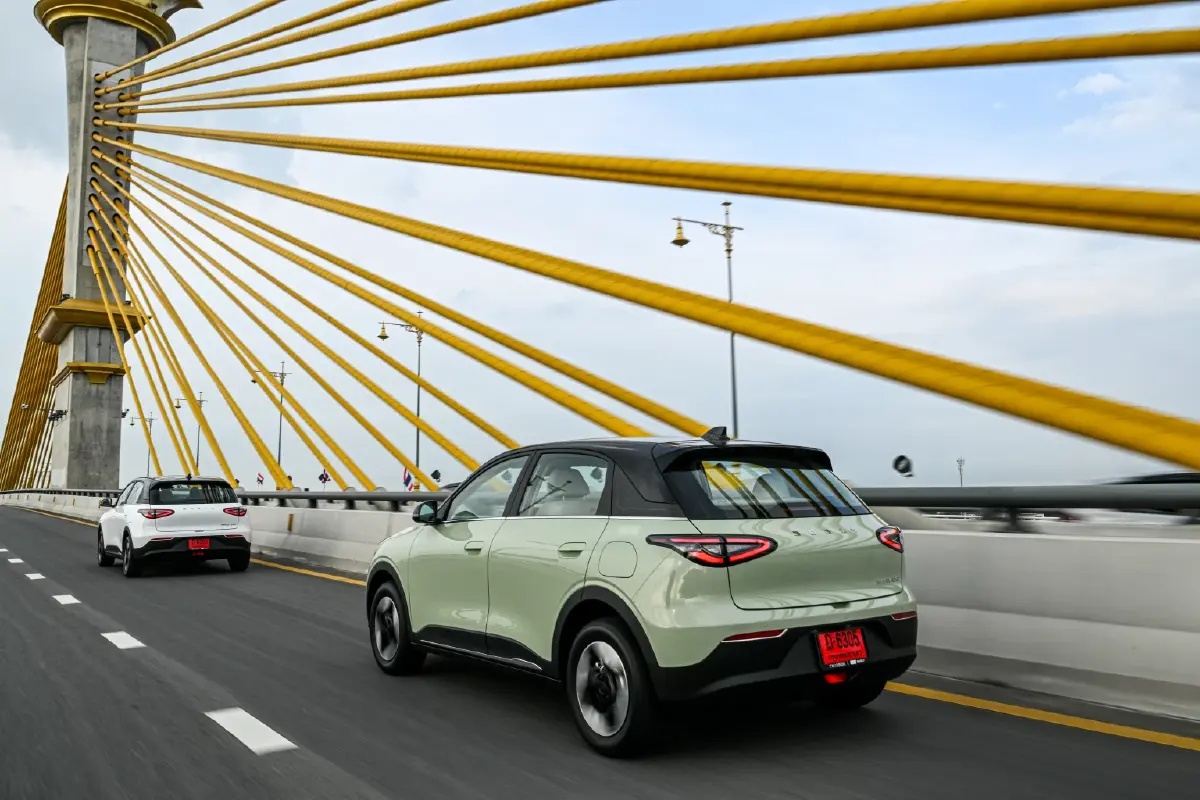 Geely EX 2 ช่วงล่างแน่น ขับสนุก ภายใน ใหญ่กว่าที่คิด กำลังพอตัว