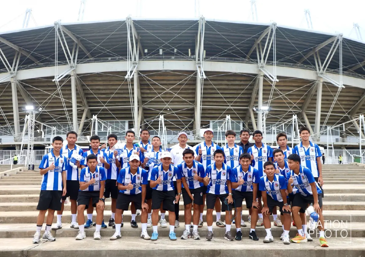 บรรยากาศก่อนศึกคัดเลือกเอเชีย แฟนบอลแห่เชียร์ ไทย พบ สิงคโปร์