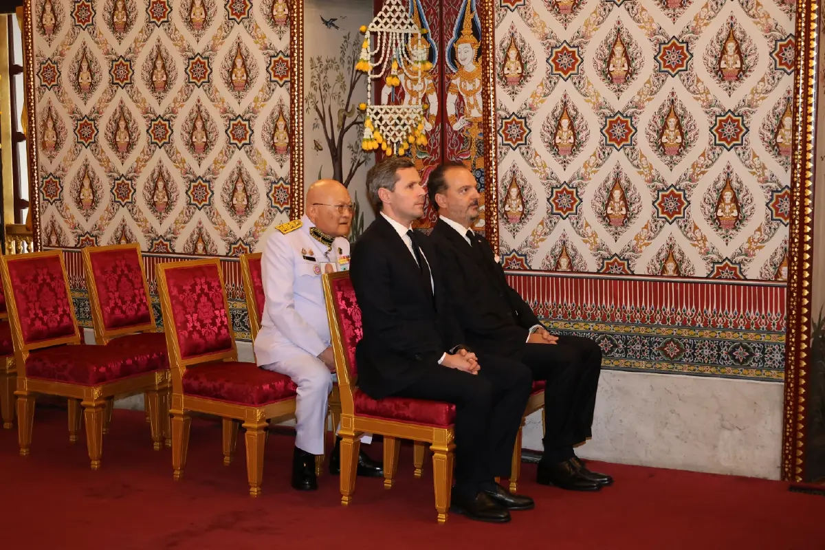 รมช.กลาโหมอิตาลี เข้าถวายราชสักการะ พระบรมศพ สมเด็จพระพันปีหลวง