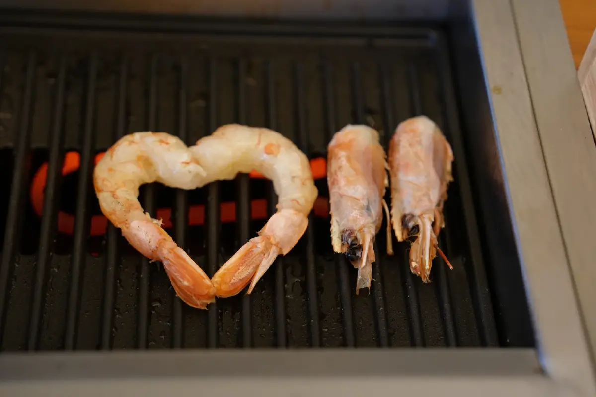 รีวิว 'KAYAKI' ร้านที่ใช้เปลวไฟเนรมิตศิลปะแห่งการย่างปลา