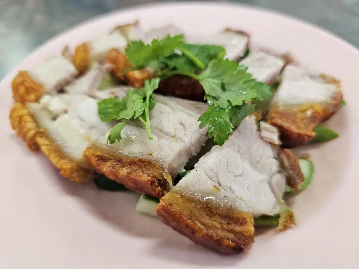 ‘ข้าวหมูแดงเวิ้งนครเขษม’ อร่อย ที่ ‘ซอยกำนันแม้น’ ขายมา 58 ปี