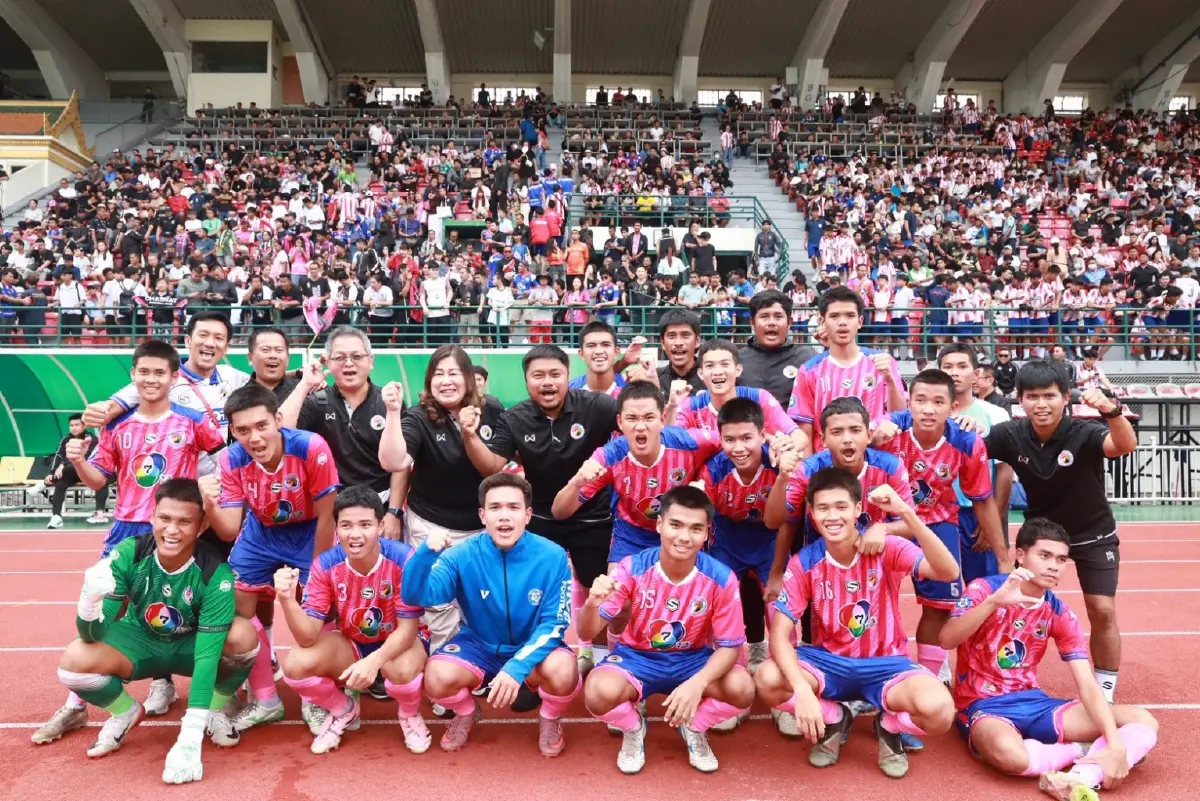 ชมถ่ายทอดสดฟุตบอล “มนต์ทองวิทยา พบ อบจ.ชัยนาท” ถ่ายทอดสดฟุตบอลชิงแชมป์กีฬา 7 สี