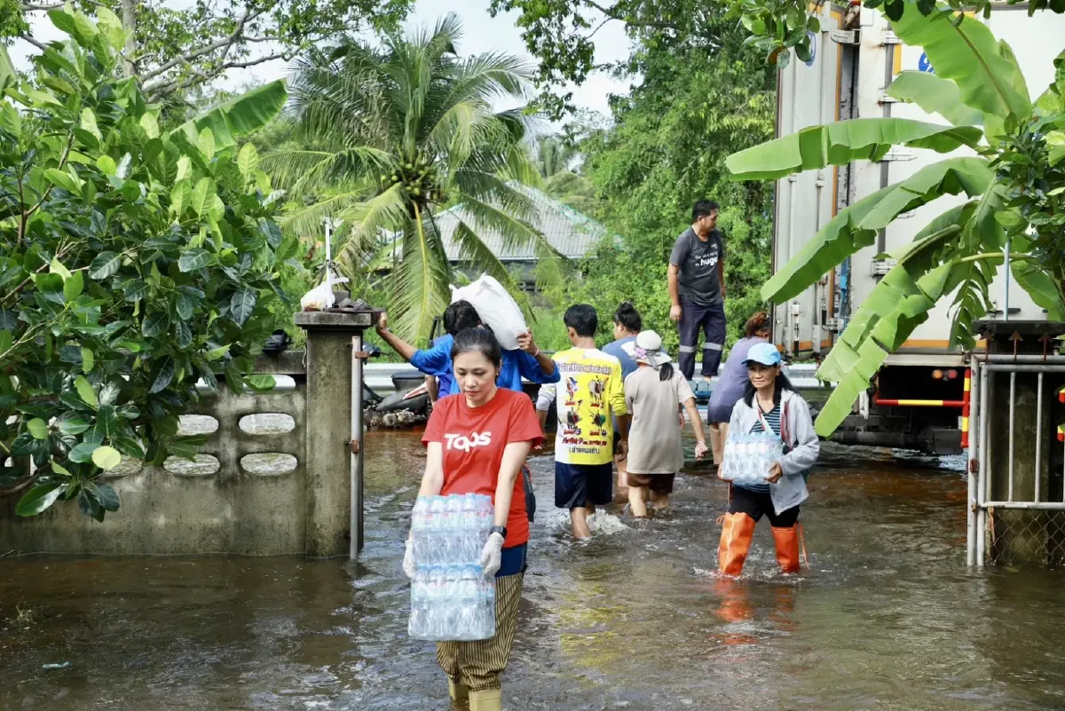 กลุ่มเซ็นทรัลร่วมใจต้านภัยธรรมชาติ บริจาค 2 ล้านบาท ฟื้นฟูน้ำท่วมใต้