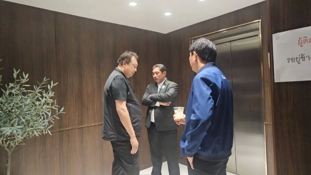 ‘สนธยา-สุชาติ’ ถกเครียด คาด เขต1 ชลบุรี ไม่ลงตัว หลัง2บ้าน ซบ ภท.