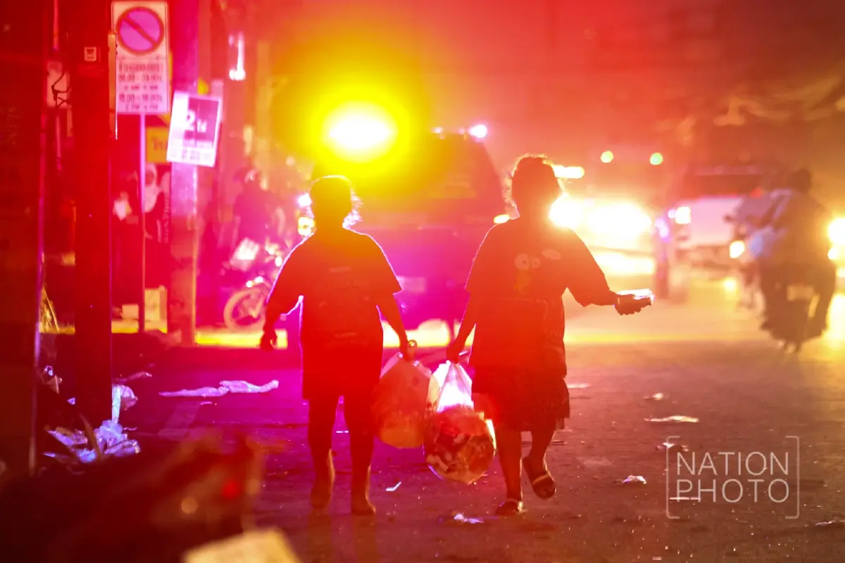 เขต 8 หาดใหญ่ คืนไร้ไฟ จุดเทียนประทังชีวิต เผยยอดเหยื่อน้ำท่วมใต้