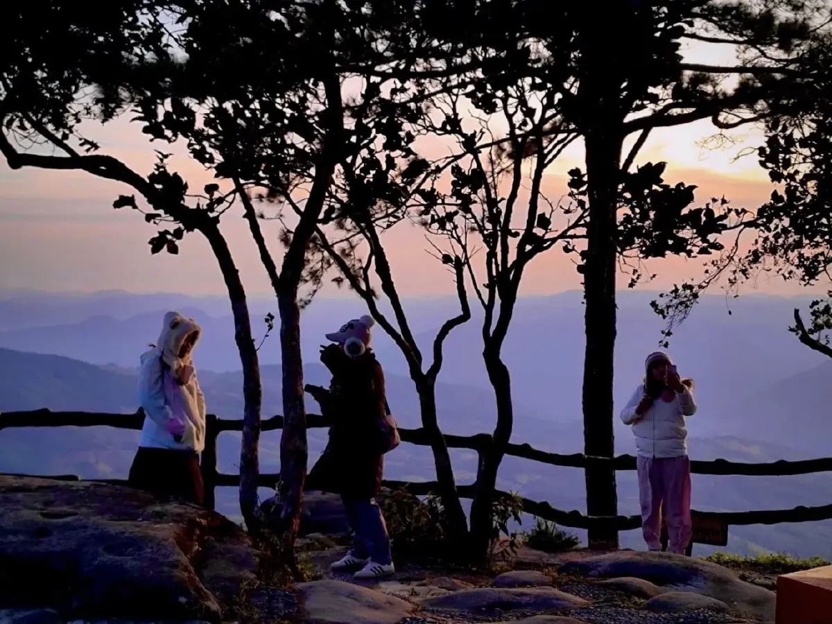 หนาวสั่นมาก ภูเรือ อุณหภูมิดิ่ง 7°C อุตุฯ เตือน อีสาน อุณหภูมิลด 5°C