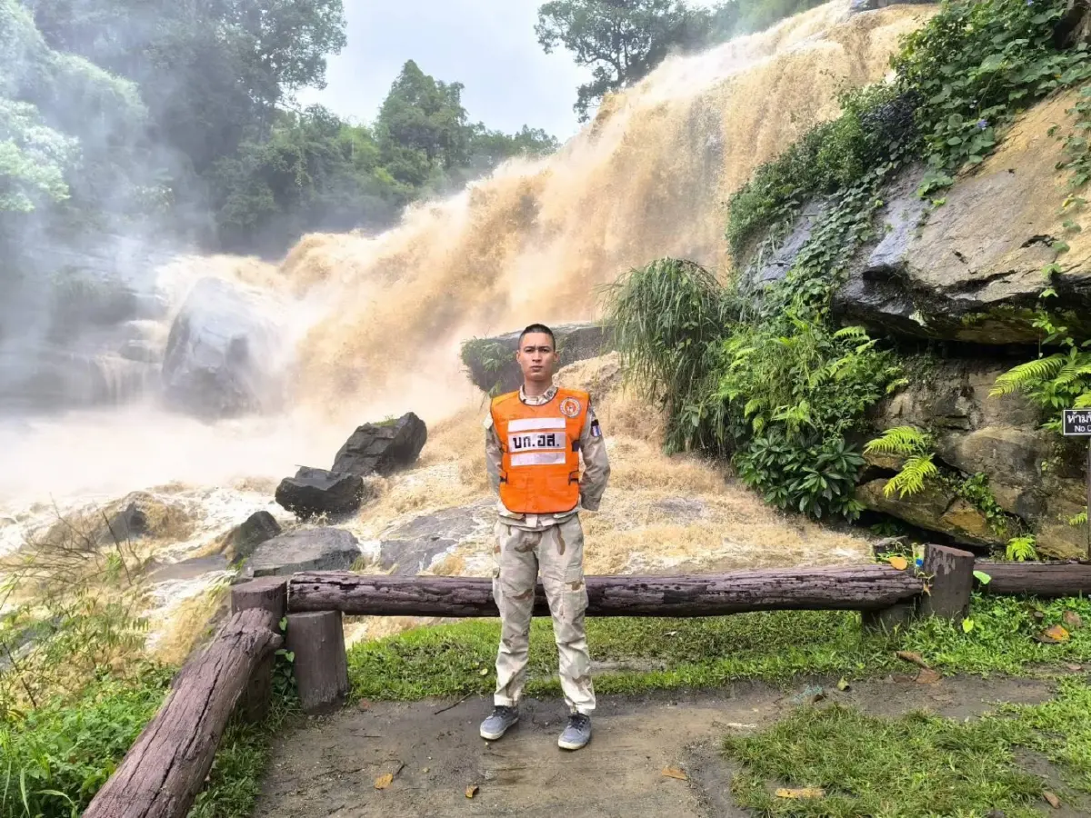 อันตรายฝนถล่ม จอมทอง เชียงใหม่ สั่งปิดน้ำตกแม่กลาง-ผาดอกเสี้ยว