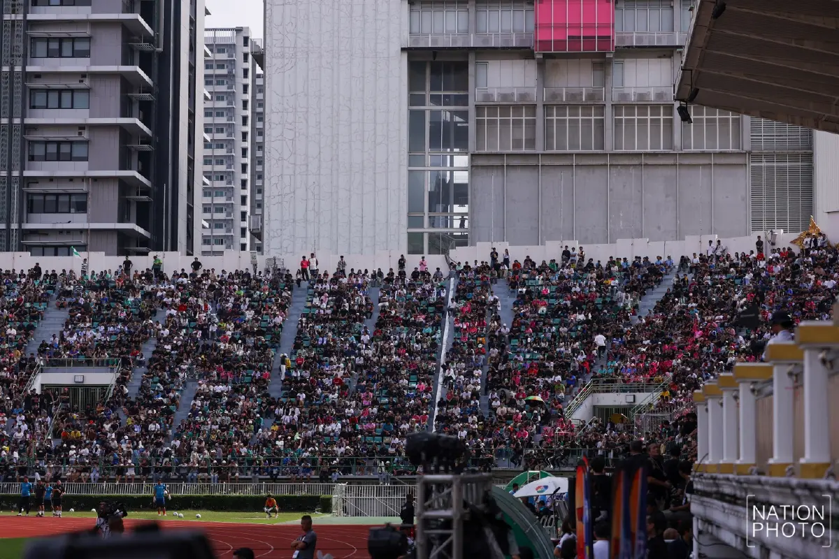 สนามศุภชลาศัย แตก! แฟนบอลแห่เชียร์คู่ชิงฯ "หมอนทองวิทยา vs อบจ.ชัยนาท"