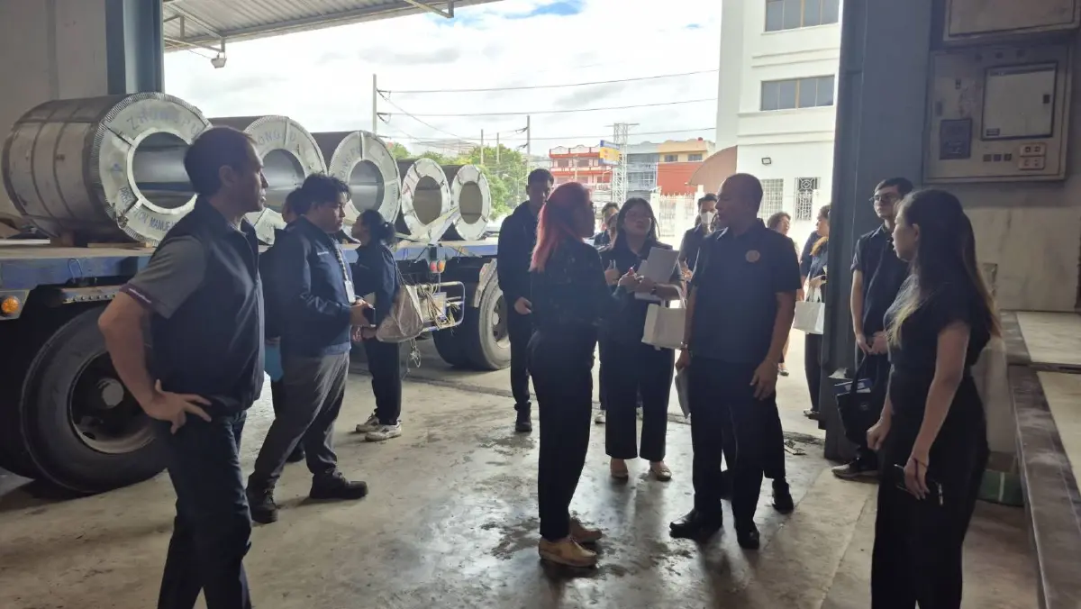 กรมพัฒน์ ลุยตรวจสอบธุรกิจค้าเหล็กต่างชาติ  พบ 2 รายไม่มีใบอนุญาตการทำงานคนต่างด้าว