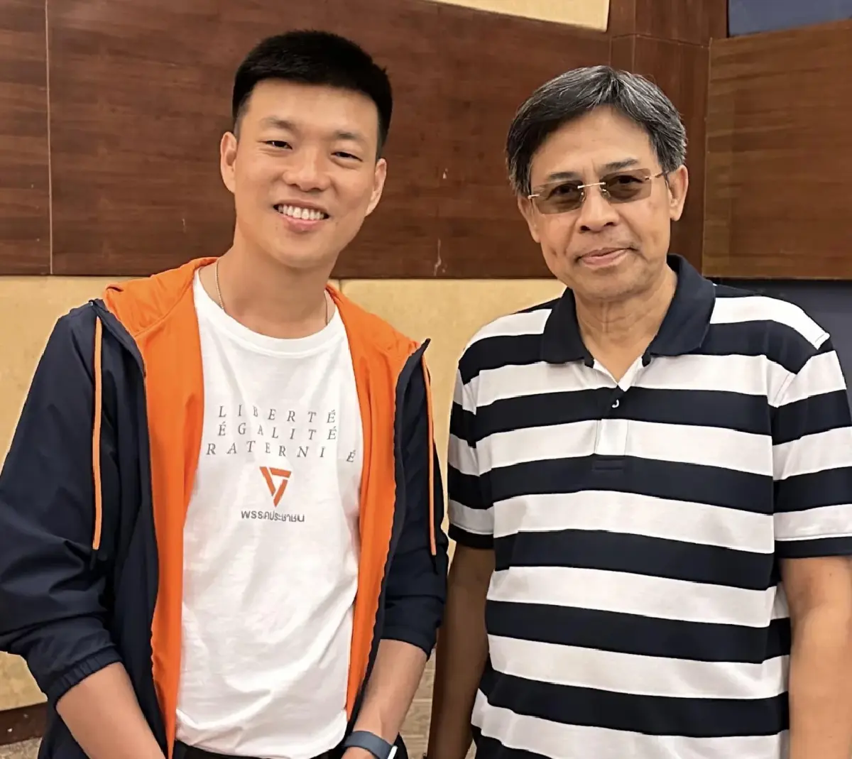 'เท้ง' เปิดตัว 'ธีระ' นิติราษฎร์ ที่ปรึกษา ปชน. ร่วมขับเคลื่อน รธน.