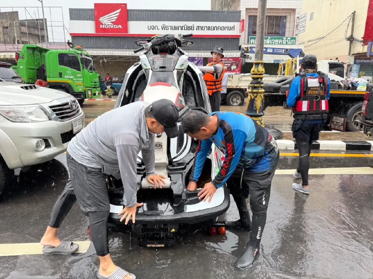 หาดใหญ่ดีขึ้น 3 แยกคอหงส์เปิดแล้ว 'เขต 8' วิกฤตสุด คนติดค้างมาก