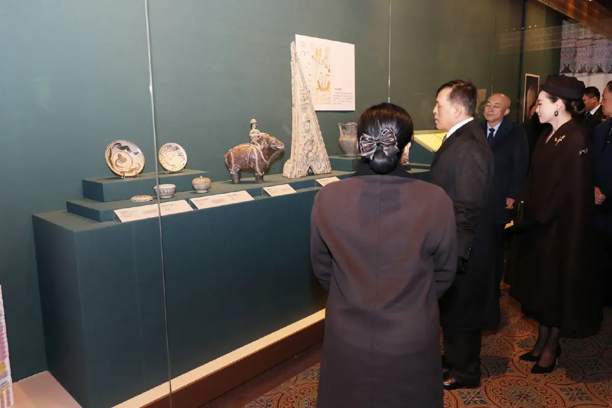 ในหลวง-พระราชินี ทรงปฏิบัติพระราชกรณียกิจ ณ สาธารณรัฐประชาชนจีน