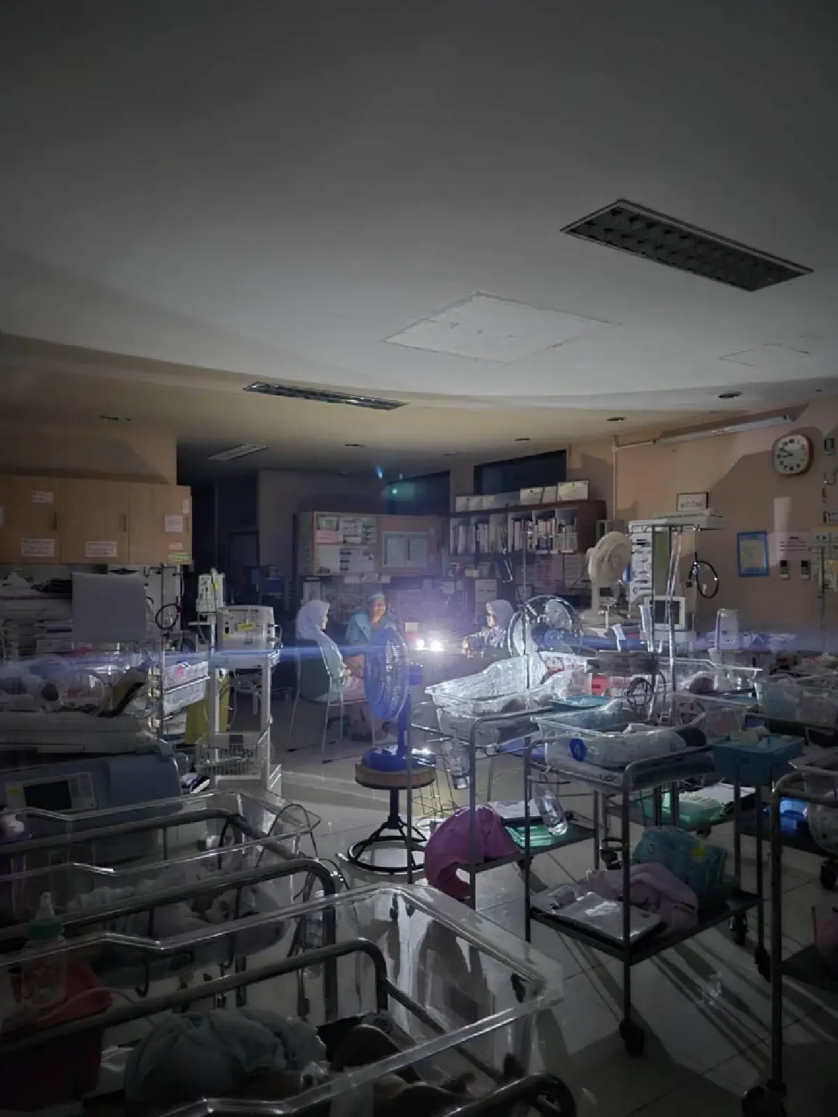 น้ำท่วม รพ.หาดใหญ่ บุคลากรทางการแพทย์เปิดใจ จะดูแลคนไข้อย่างดี