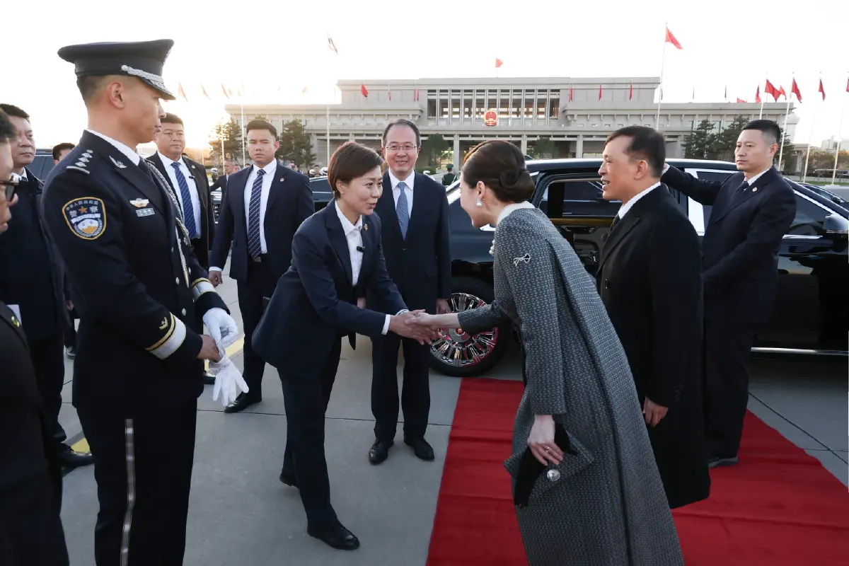 ในหลวง-พระราชินี เสด็จฯเยือนสาธารณรัฐประชาชนจีนอย่างเป็นทางการ