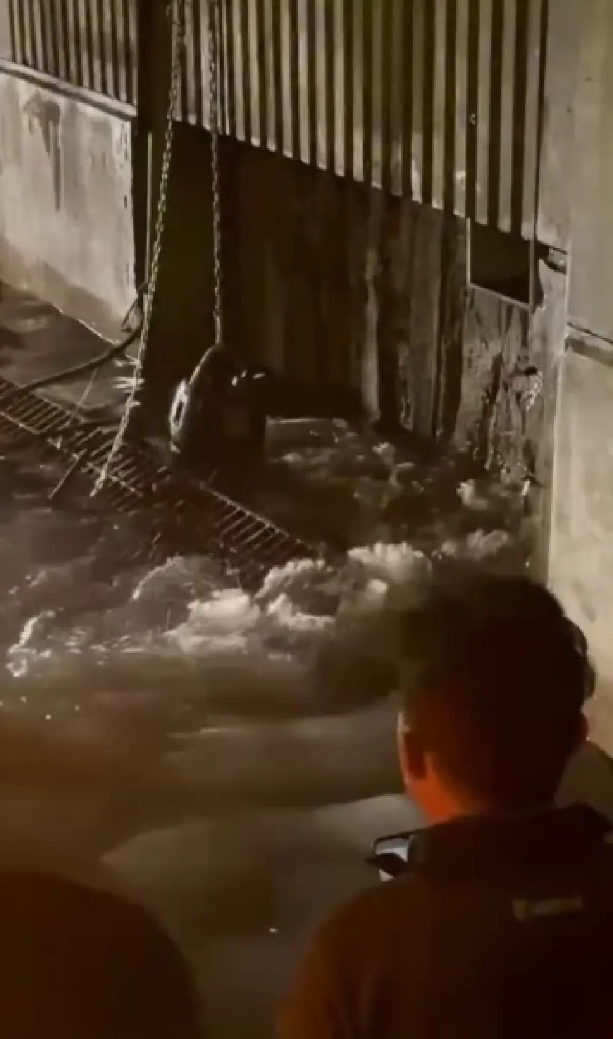 ดูเส้นทาง อุโมงค์บางซื่อ มีน้ำท่วมขัง 5 ซม. เปิดให้รถวิ่งได้แล้ว