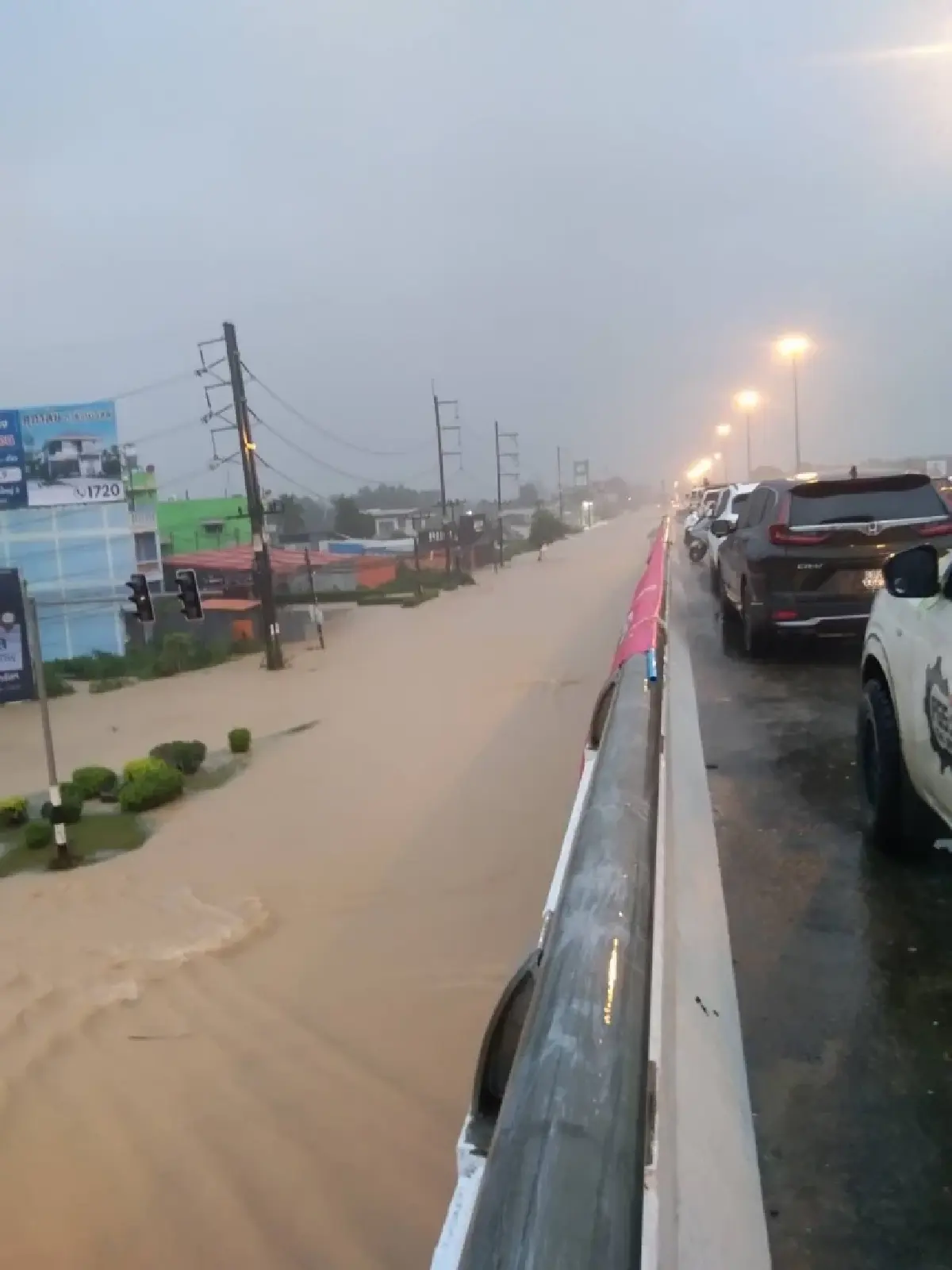 บขส. หยุดเดินรถ 5 เส้นทางภาคใต้ ผลกระทบ น้ำท่วมสูง อ.หาดใหญ่ จ.สงขลา