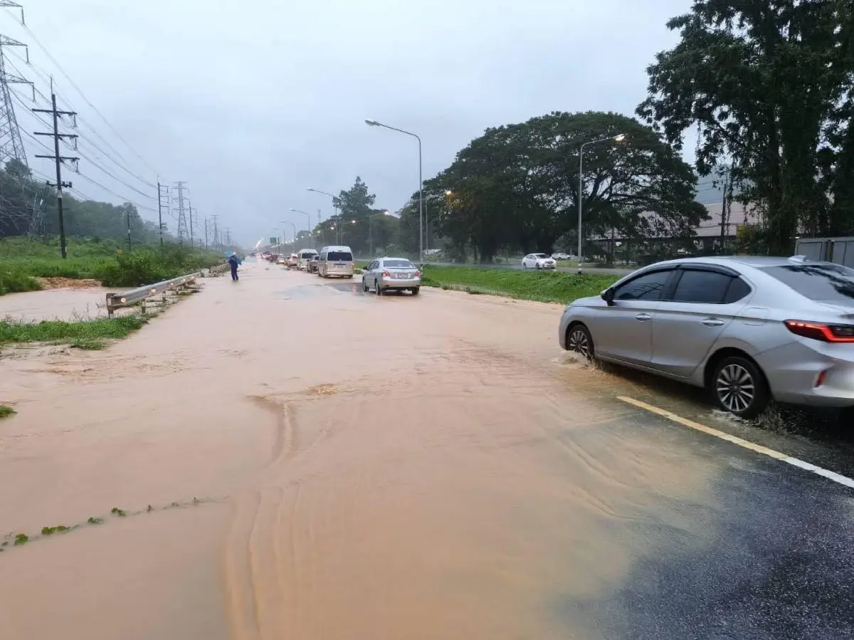 อัปเดต น้ำท่วมภาคใต้ 8 จังหวัดอ่วม ฝนตกหนัก ได้รับผลกระทบกว่า 1.2 แสนครัวเรือน