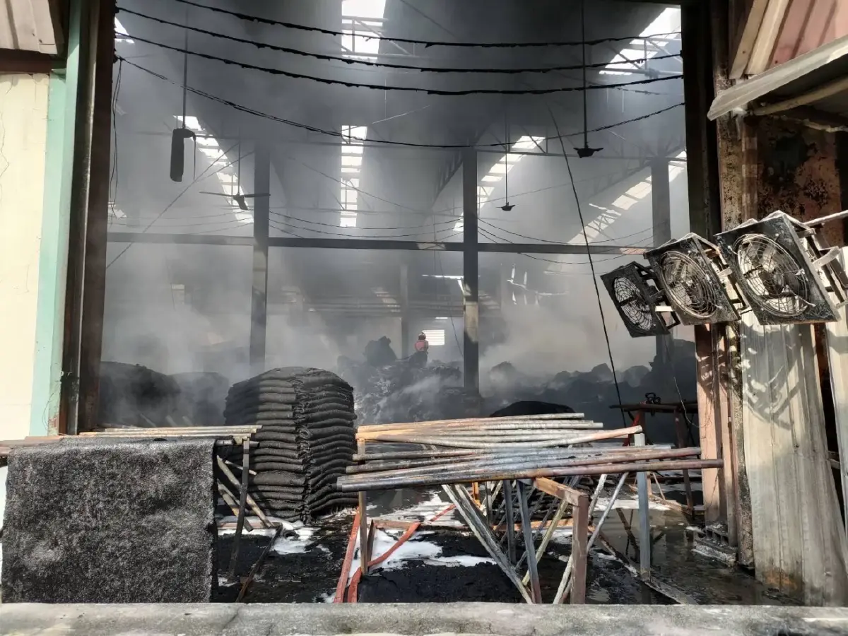 ด่วน! ไฟไหม้โรงงานใหญ่ บางพลี จ.สมุทรปราการ ยังควบคุมเพลิงไม่ได้