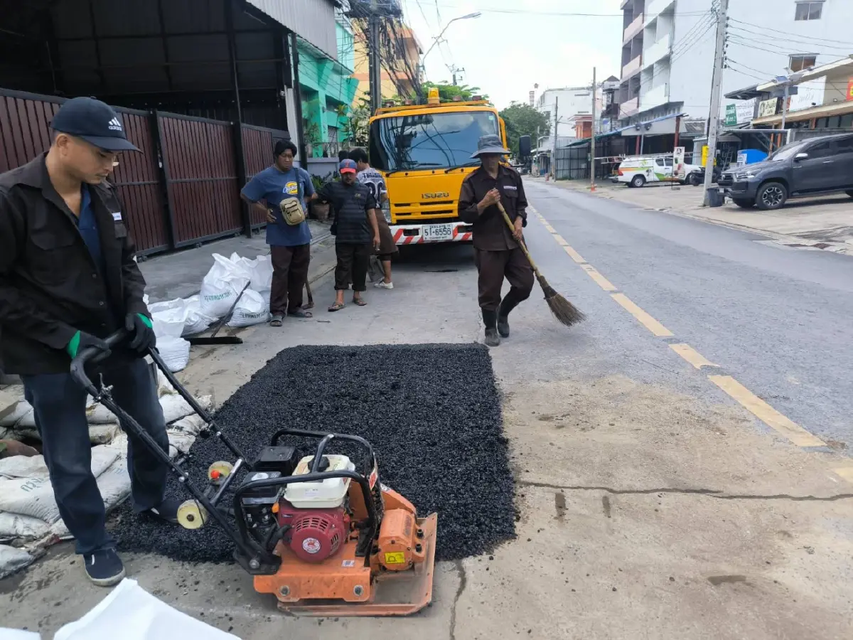 ด่วน! ถนนทรุดตัว เขตดอนเมือง ซอยประชาอุทิศ 19–22 เลี่ยงเส้นทาง