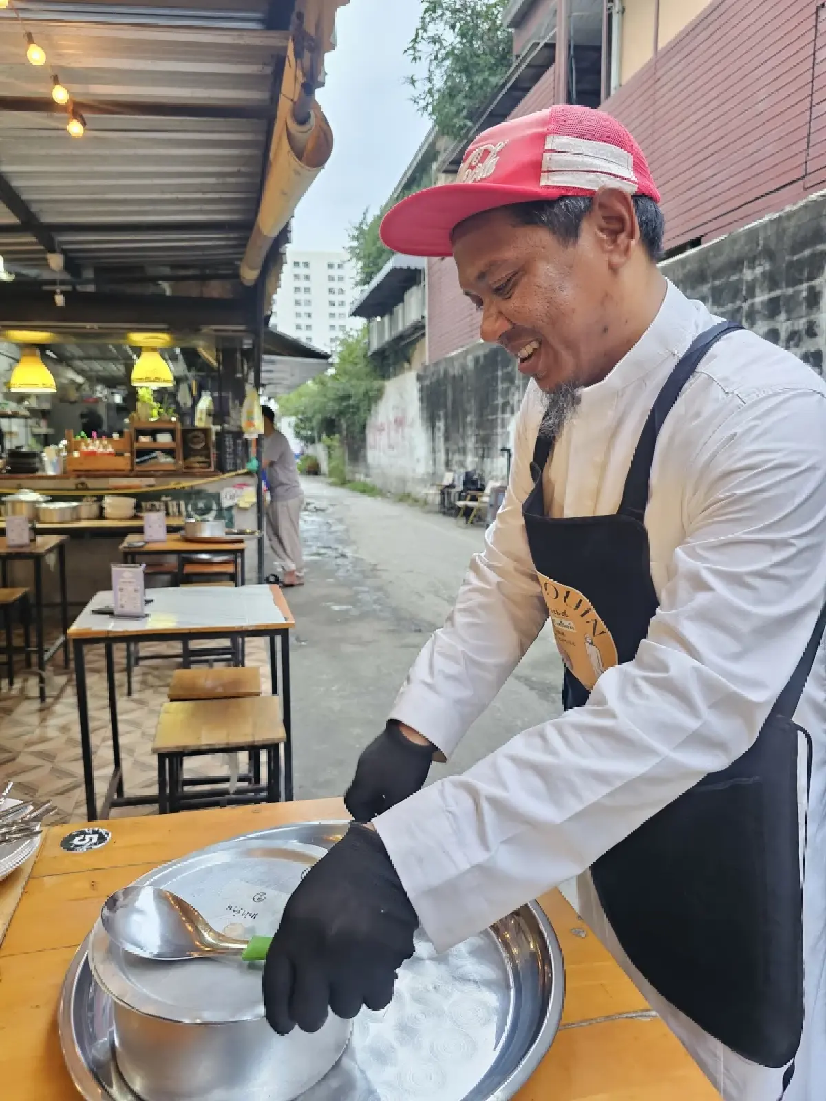 ‘ข้าวหมกอาหรับคว่ำหม้อ’ อร่อย ไร้เทียมทานใน ‘ย่านพัฒนาการ 40’