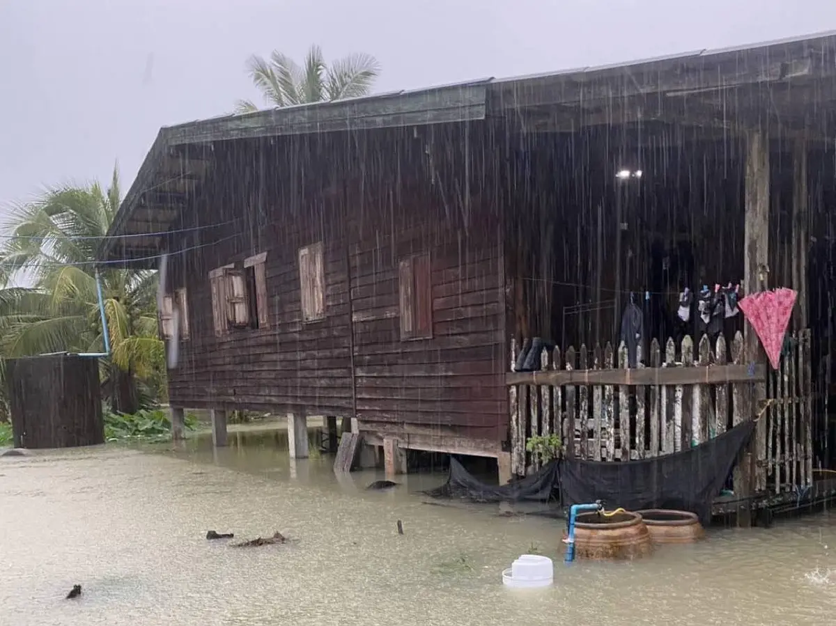 อัปเดต น้ำท่วมภาคใต้ 8 จังหวัดอ่วม ฝนตกหนัก ได้รับผลกระทบกว่า 1.2 แสนครัวเรือน