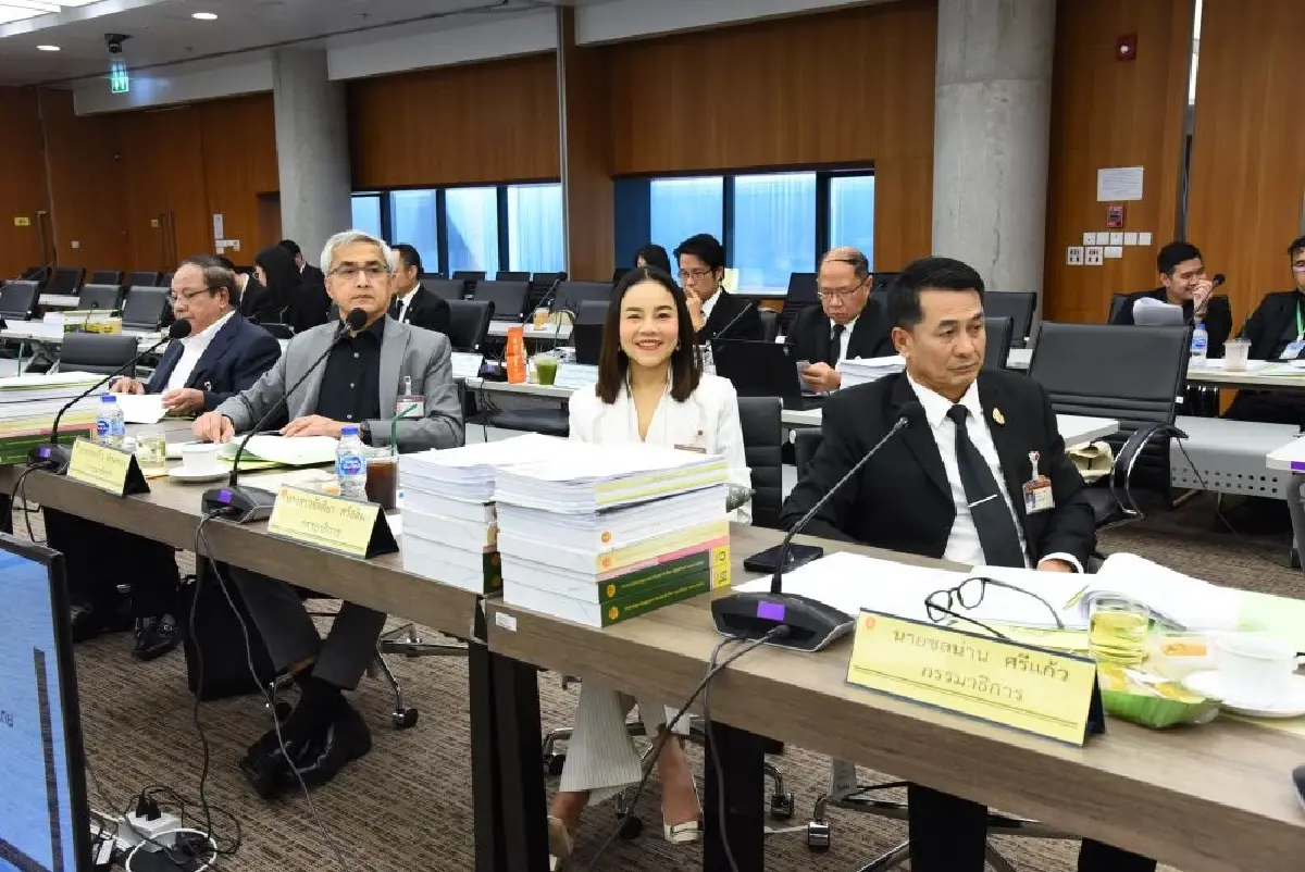 สูตร 20 หยิบ 1 ล็อกสเปก 'ร่าง รธน.' แตะหมวด 1-2 จุดเลี่ยงล้มกระดาน