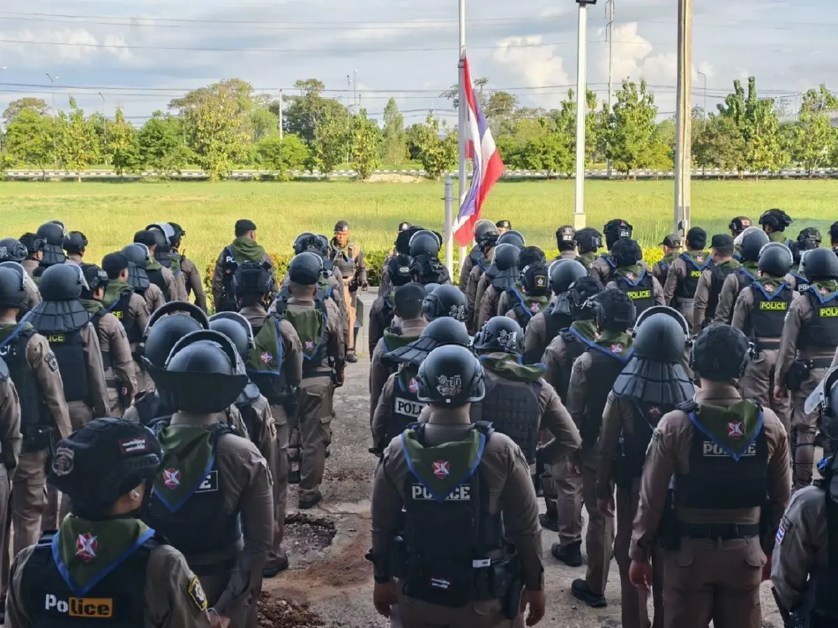 ระดมกำลังตำรวจเสริมทัพทหาร ชายแดนบ้านหนองหญ้าแก้ว-บ้านหนองจาน