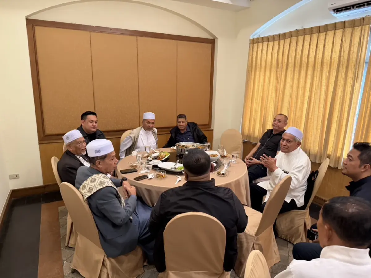 ‘อามินทร์’ หอบดอกไม้ต้อนรับ ‘เฉลิมชัย’ สัญญาณชัด จ่อซบ ‘กล้าธรรม’