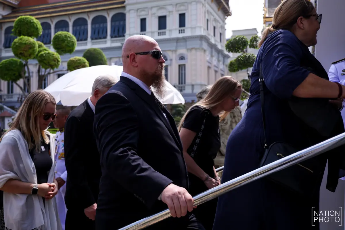 สำนักพระราชวัง เปิดให้ประชาชน ถวายบังคมพระบรมศพ 'พระพันปีหลวง' เป็นวันแรก