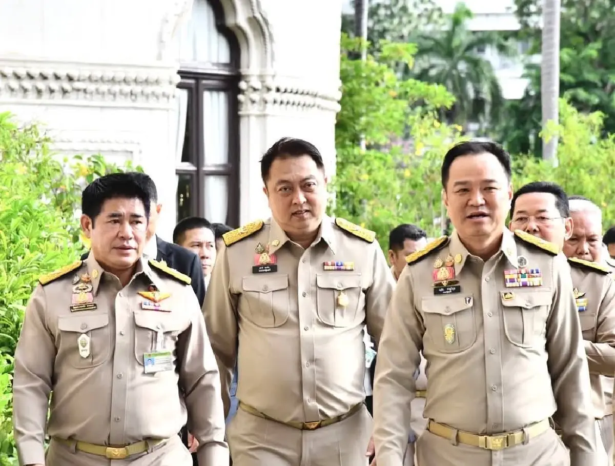 ชักธงสงบศึก 2 บ้าน ‘มังกรเฮ้ง’ สุชาติ ชมกลิ่น 'ภูมิใจชล'