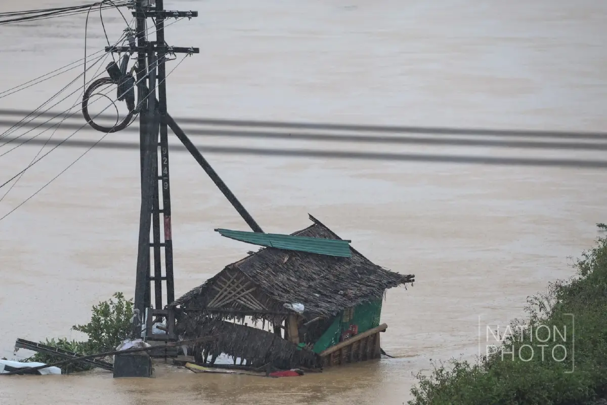 น้ำท่วมใต้วิกฤต! กระแสน้ำไหลแรง ซัดทางรถไฟสายใต้ขาด รฟท. งดเดินรถชั่วคราว