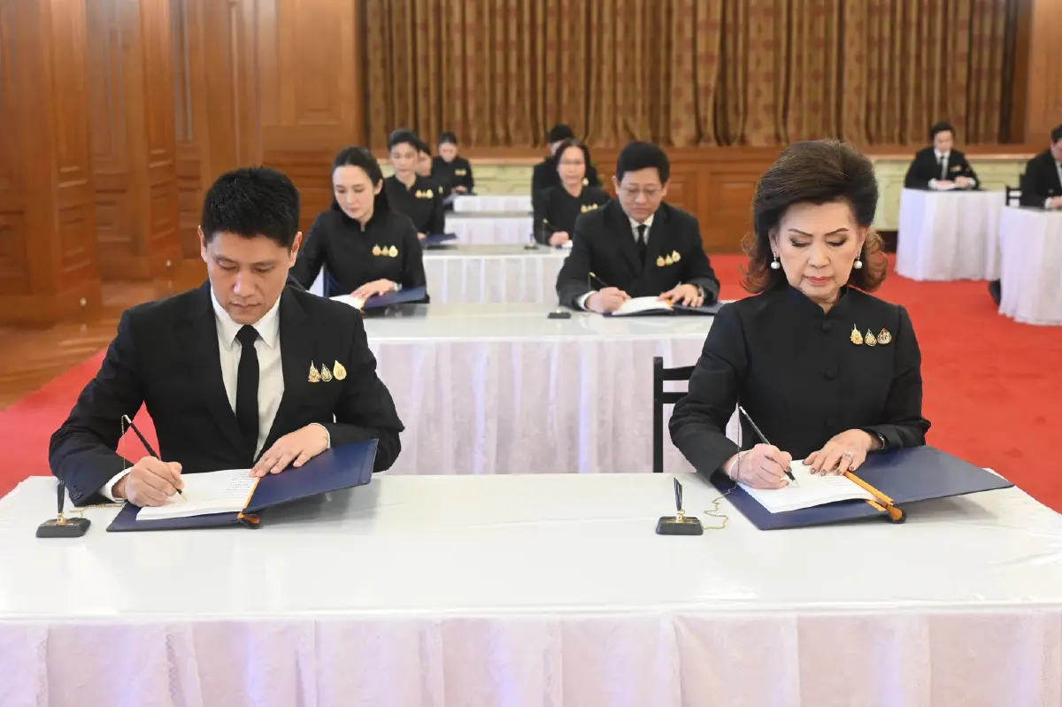 TOA น้อมใจถวายสักการะพระบรมศพ และลงนามถวายความอาลัยแด่ พระพันปีหลวง