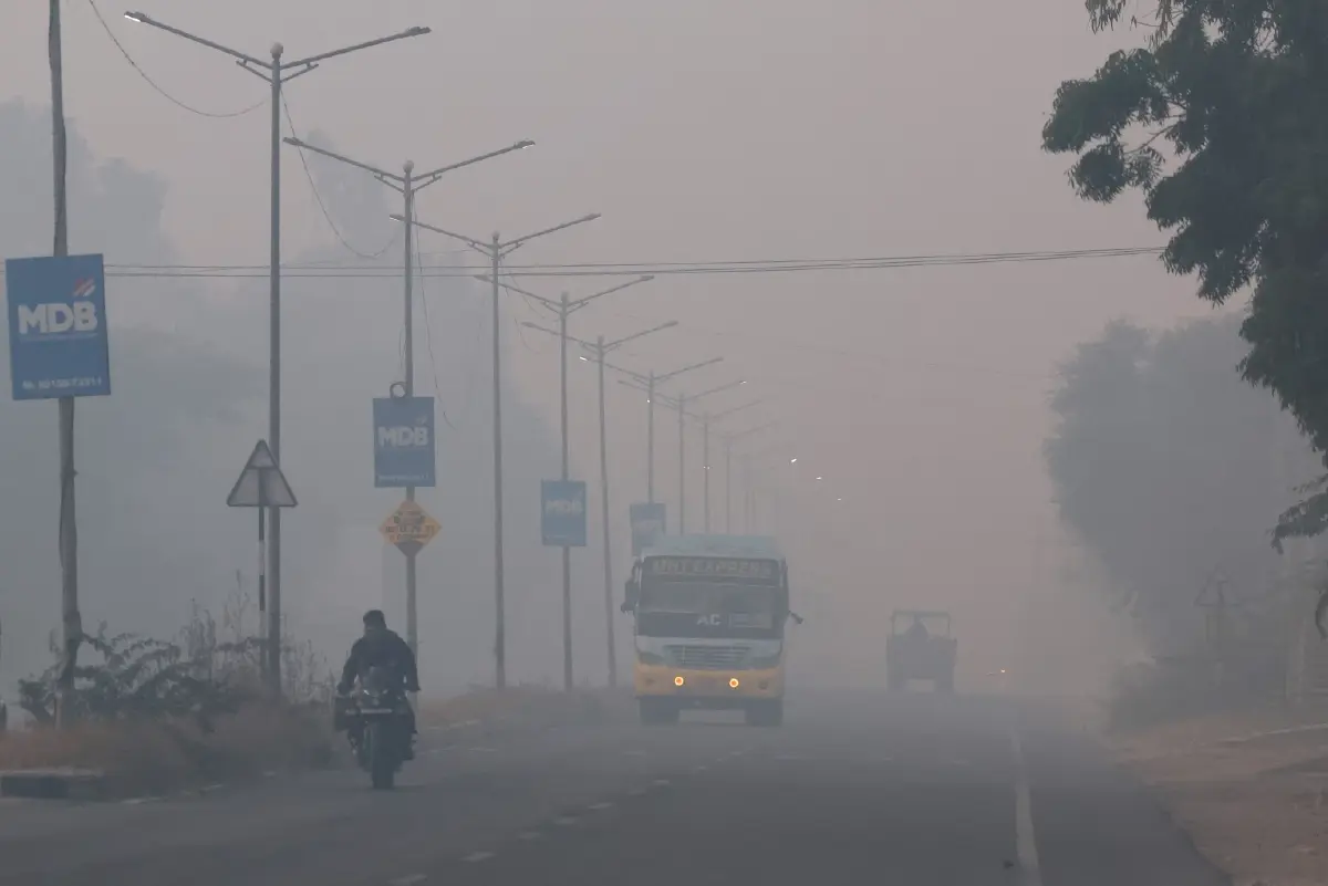 ‘อินเดีย’ ประท้วง เรียกร้องรัฐกำจัด ‘มลพิษทางอากาศ’ หลังค่าฝุ่นพุ่งสูงต่อเนื่อง 