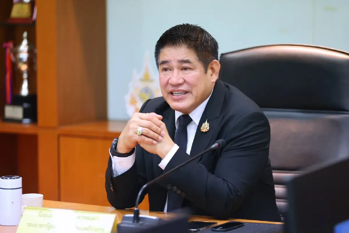 ธรรมนัส หนุนปลูกยูคาลิปตัสบนคันนาป้อนอุตสาหกรรมกระดาษ