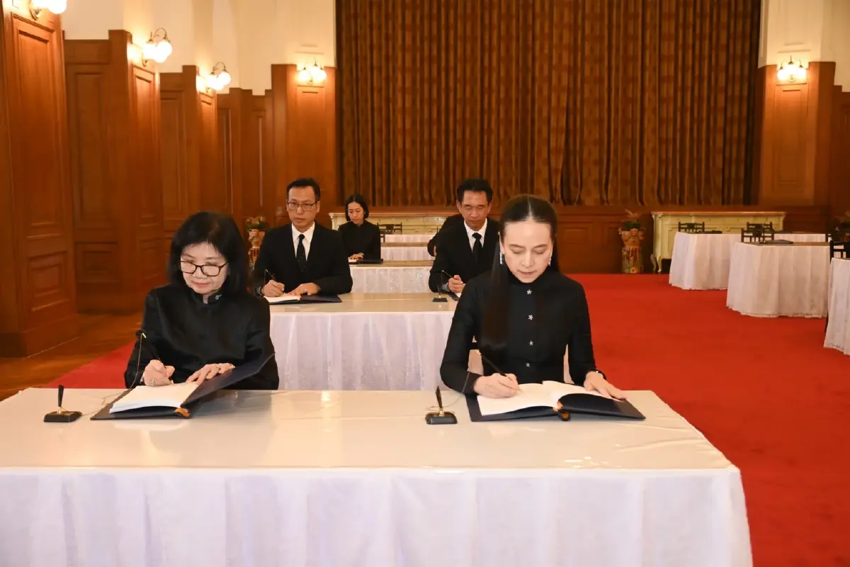 เมืองไทยประกันภัย เข้าถวายสักการะพระบรมศพฯ สมเด็จพระพันปีหลวง