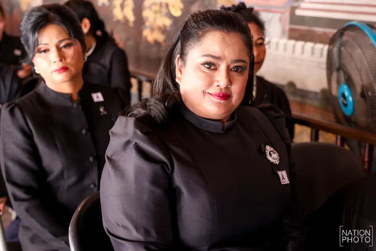 ประชาชนหลั่งไหล ถวายบังคมพระบรมศพ พระพันปีหลวง ในพระบรมมหาราชวัง