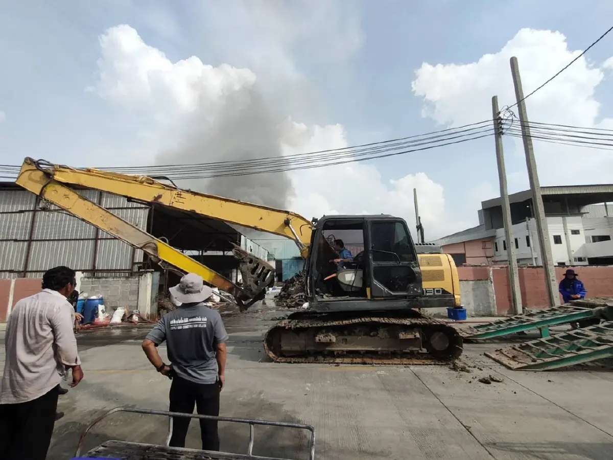 ด่วน! ไฟไหม้โรงงานใหญ่ บางพลี จ.สมุทรปราการ ยังควบคุมเพลิงไม่ได้
