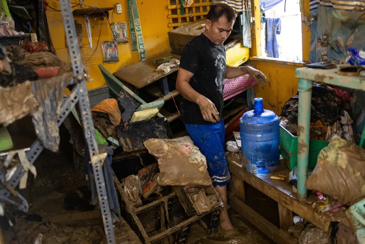 เปิดภาพความเสียหาย ‘ไต้ฝุ่นคัลแมกี’ ถล่มฟิลิปปินส์ จ่อเข้าเวียดนามต่อคืนนี้